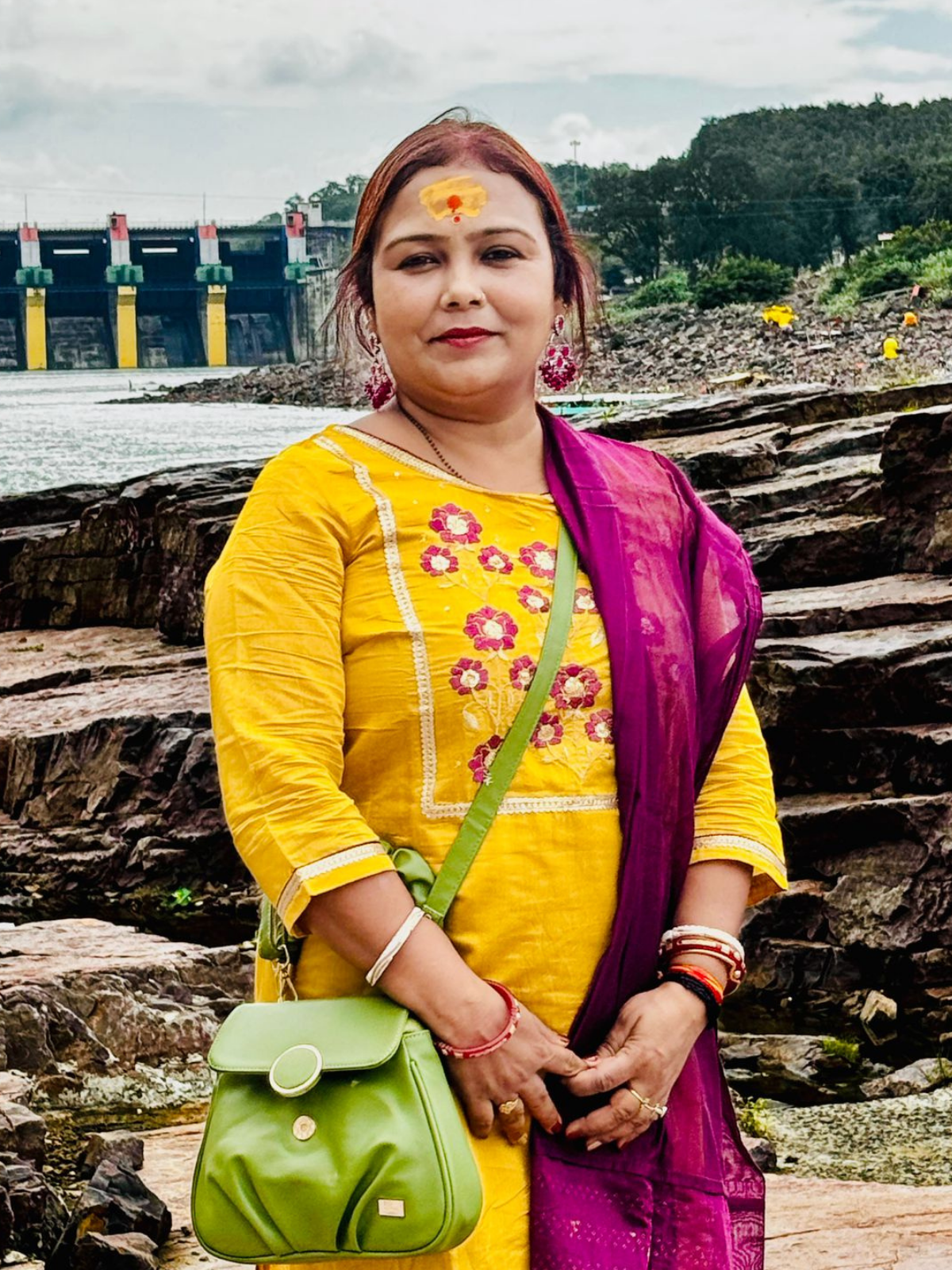 Yoga instructor at Vyasa Kolkata – certified teacher guiding holistic wellness at a leading yoga centre in Kolkata